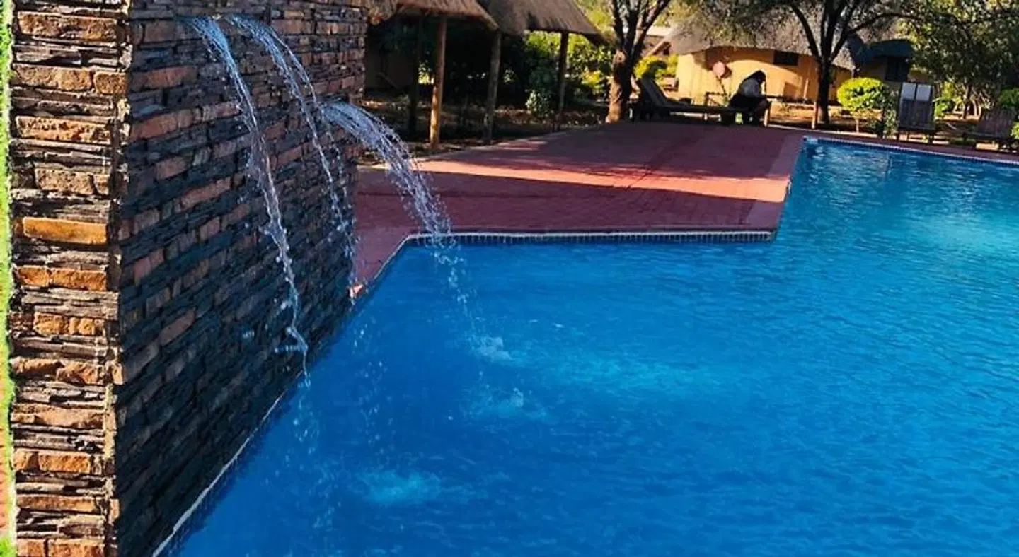 Nkanga Hotel OUTDOOR_POOL
