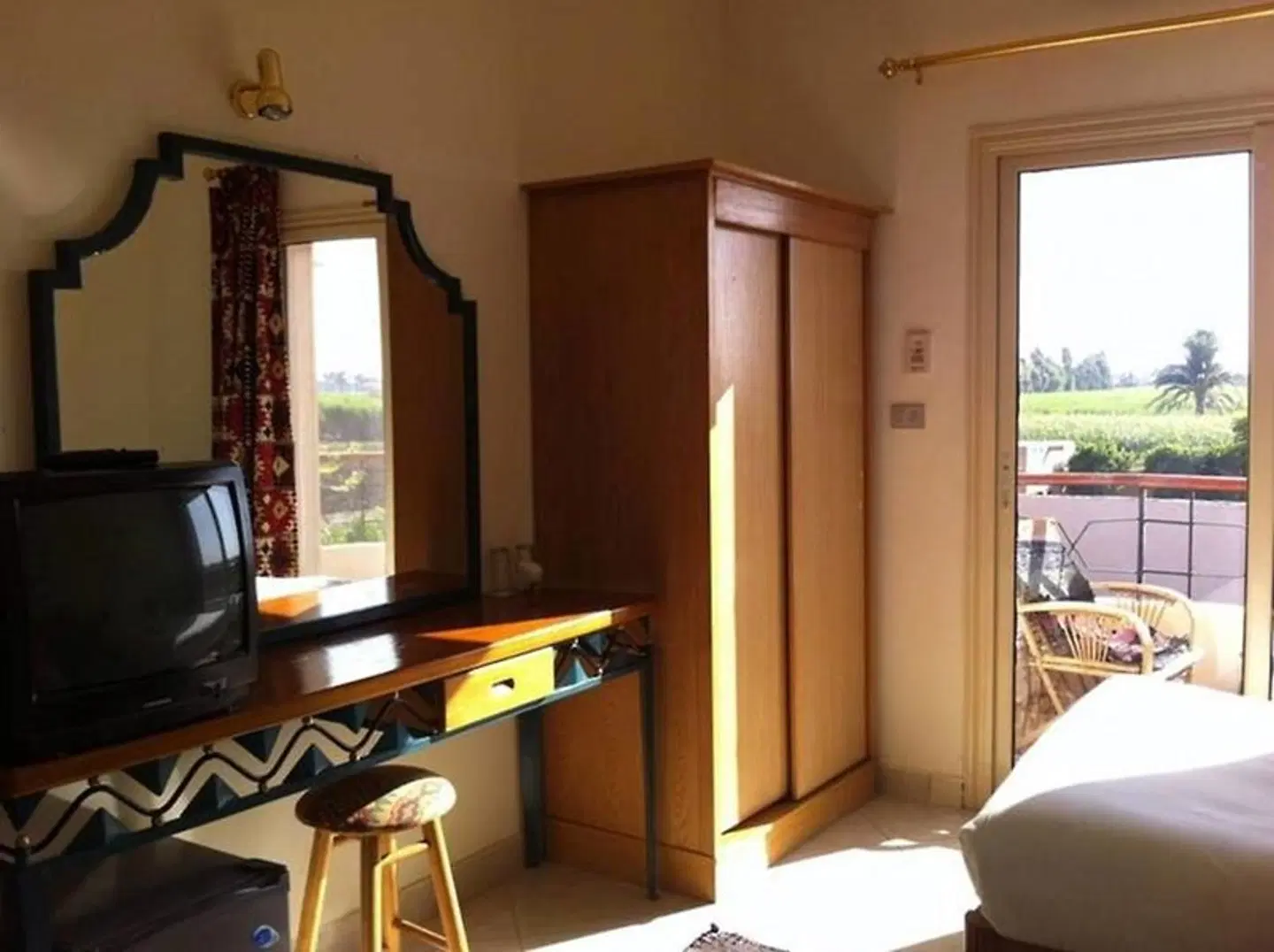 New Memnon Hotel ROOM_EXAMPLE