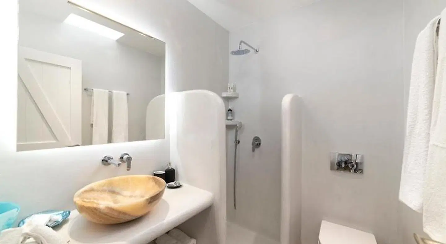 Naxos Rock Villas Badezimmer