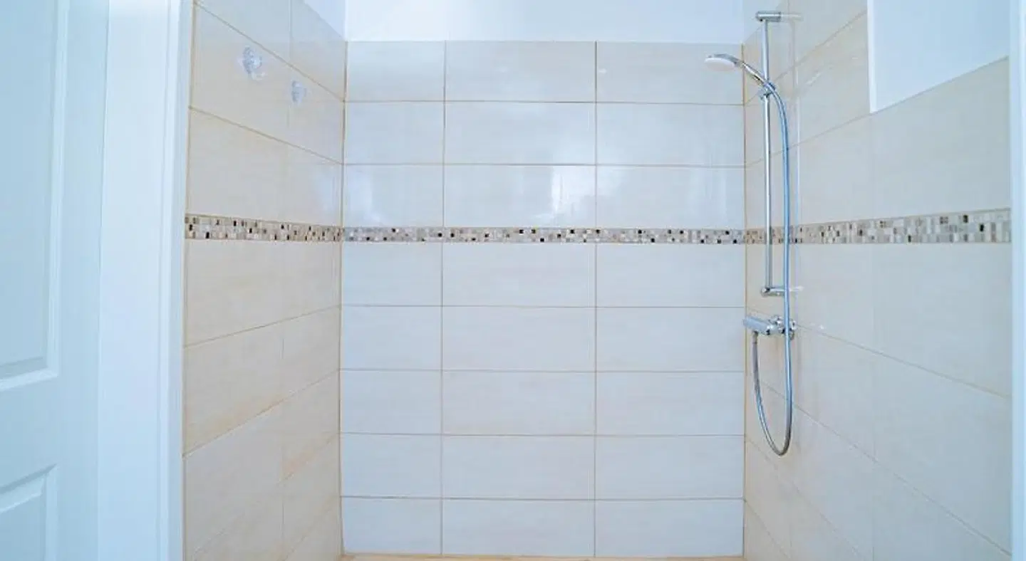 Schleiblick Appartement in Rabenkirchen-Faulück Badezimmer