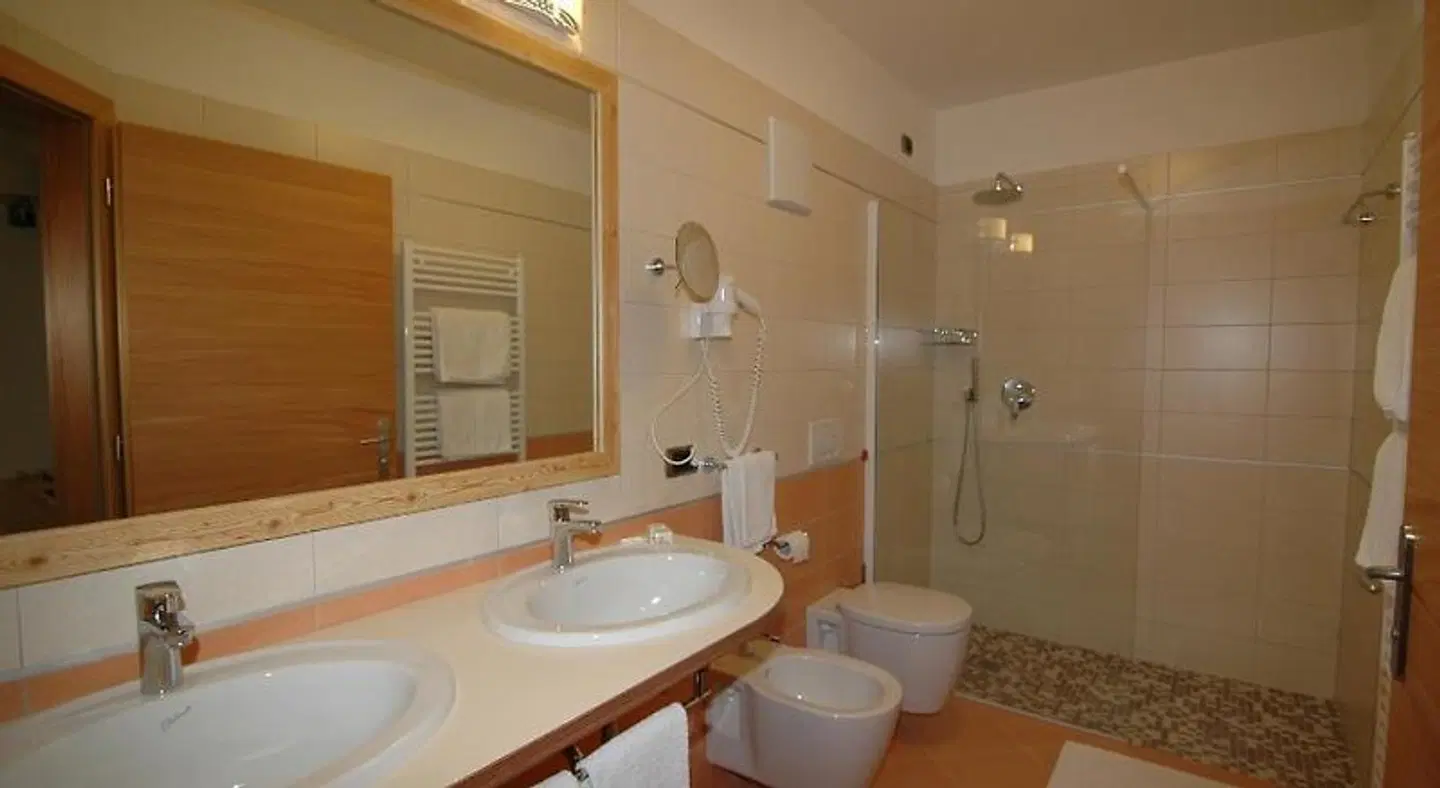 Family Hotel Adriana Badezimmer