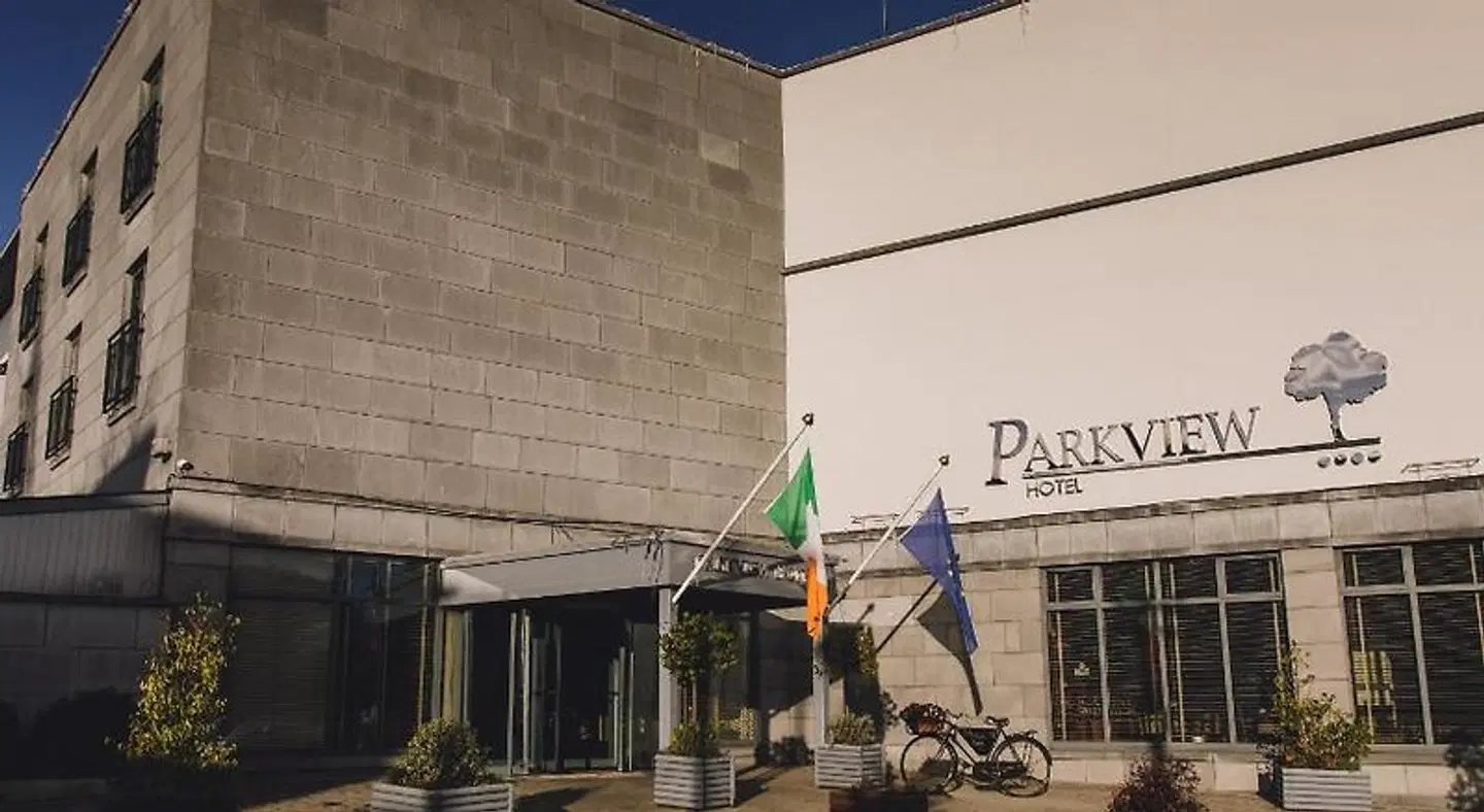 Parkview Hotel EXTERIOR