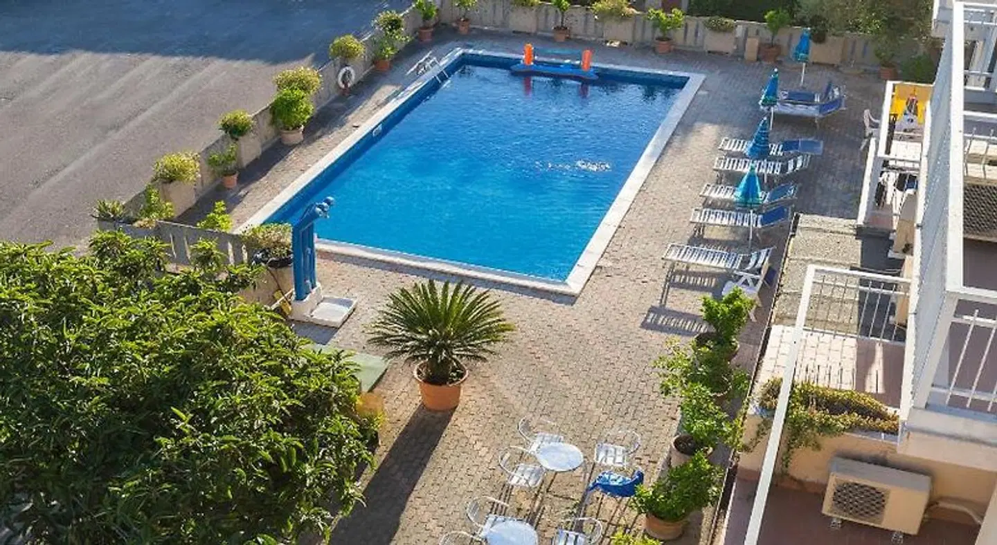 Darsena OUTDOOR_POOL