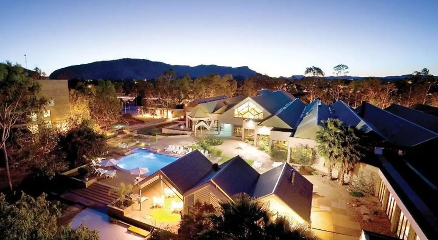 DoubleTree by Hilton Hotel Alice Springs EXTERIOR