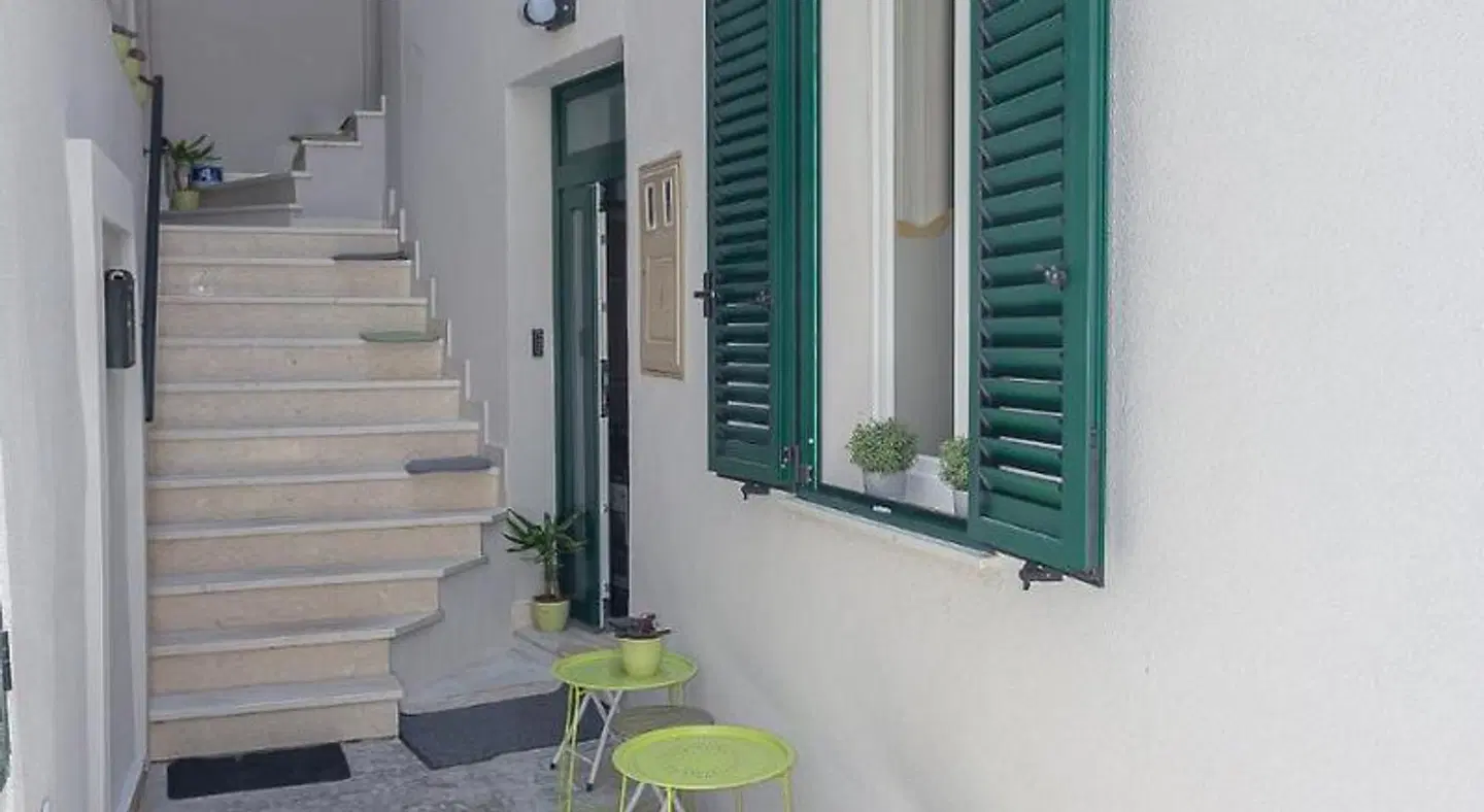 XBOUTIQUE EXTERIOR