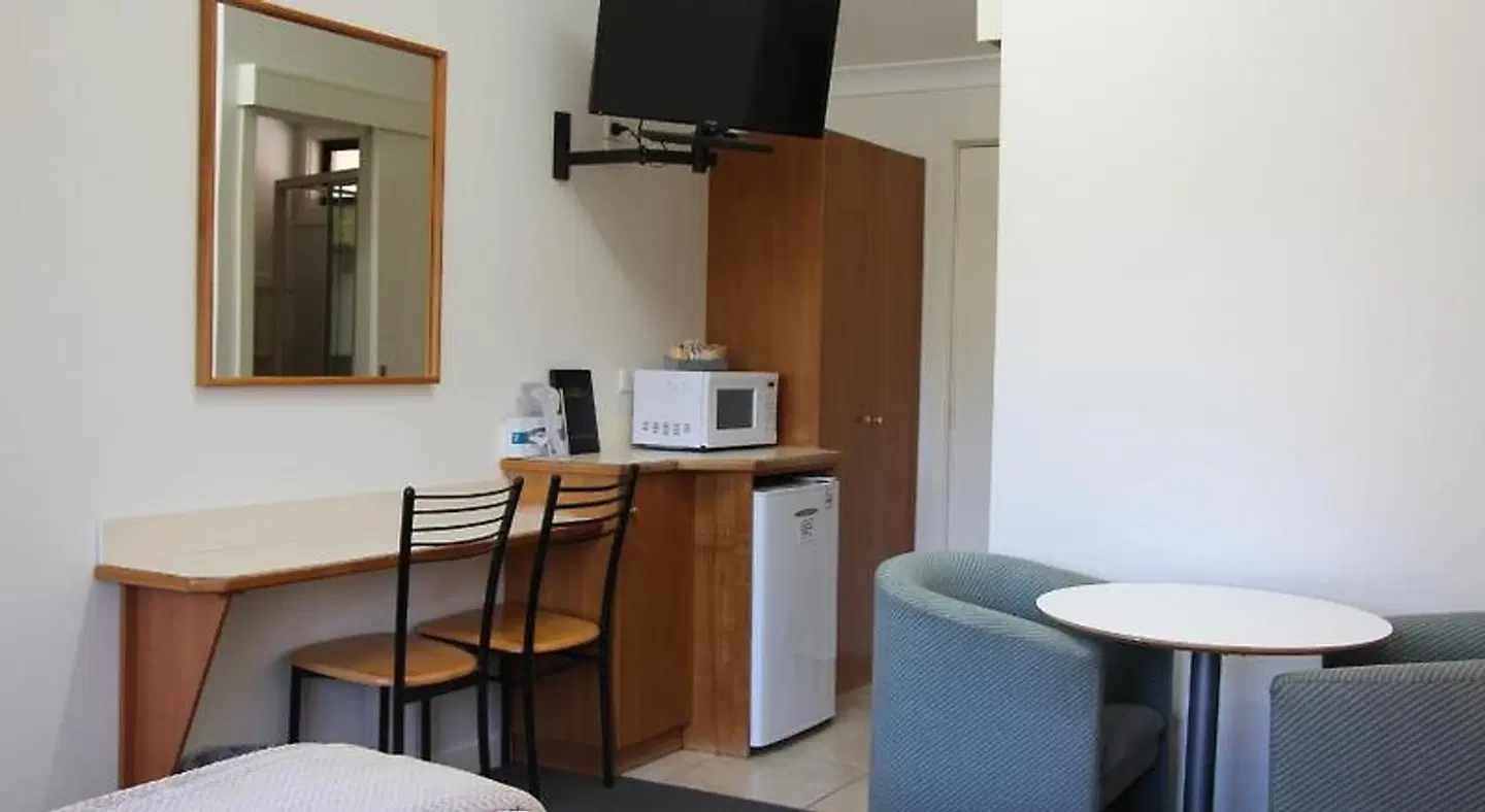 Pioneer Way Motel ROOM_EXAMPLE