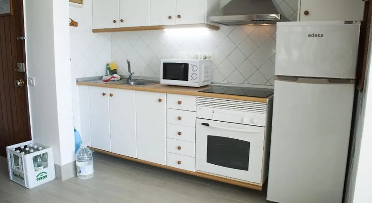 Apartamentos El Paseo ROOM_EXAMPLE