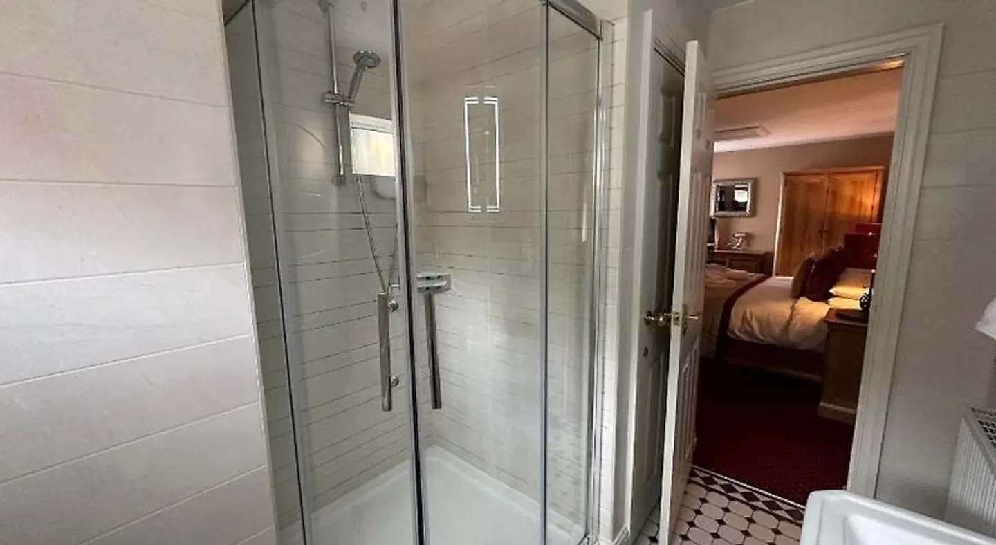 Chester Court Hotel Badezimmer