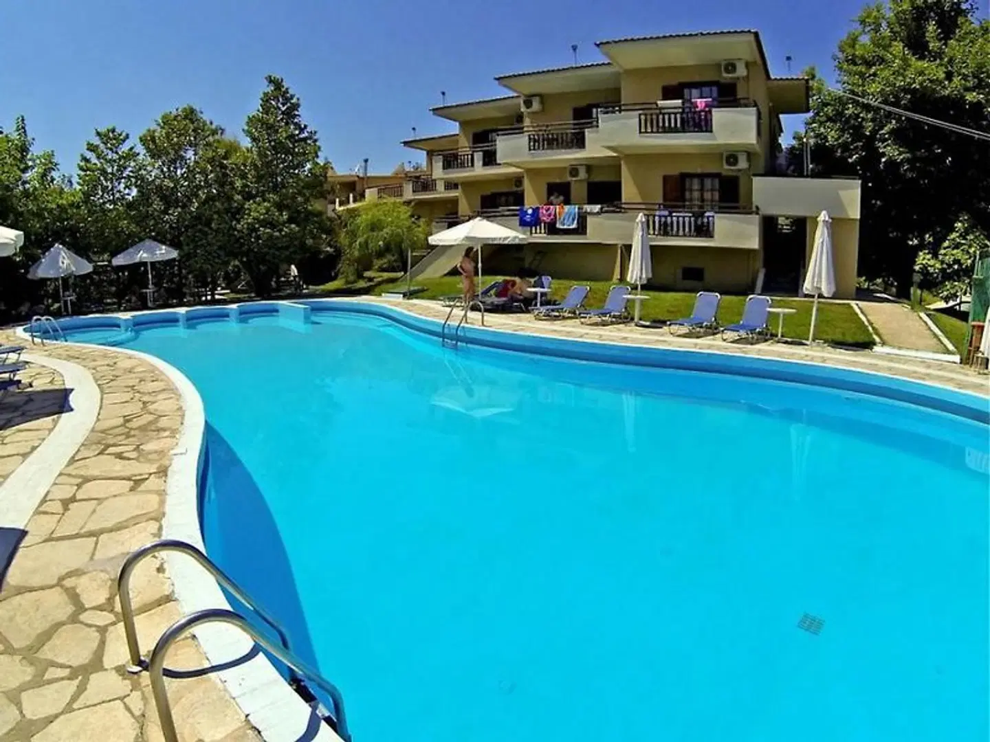 Macedon OUTDOOR_POOL