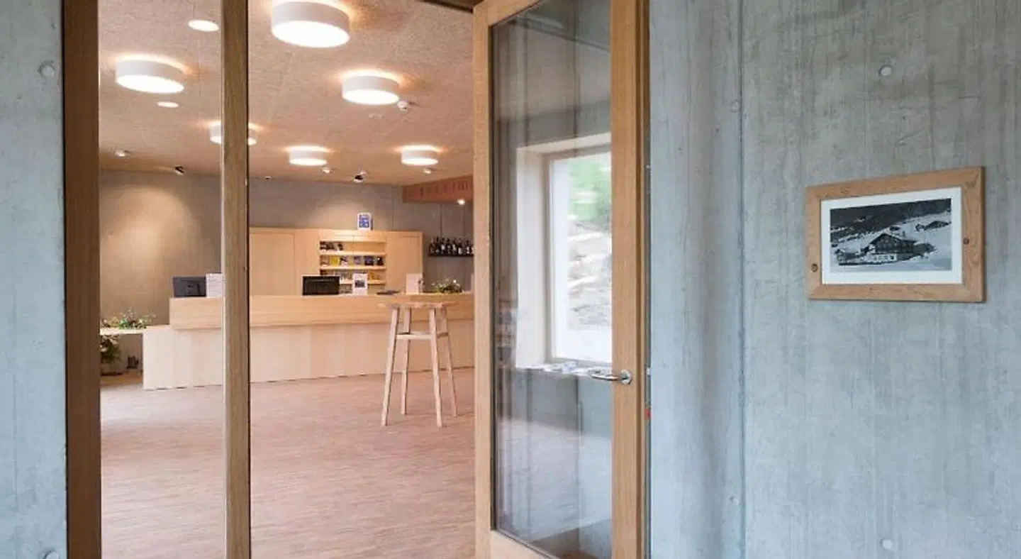 Youth Hostel Gstaad Saanenland Badezimmer