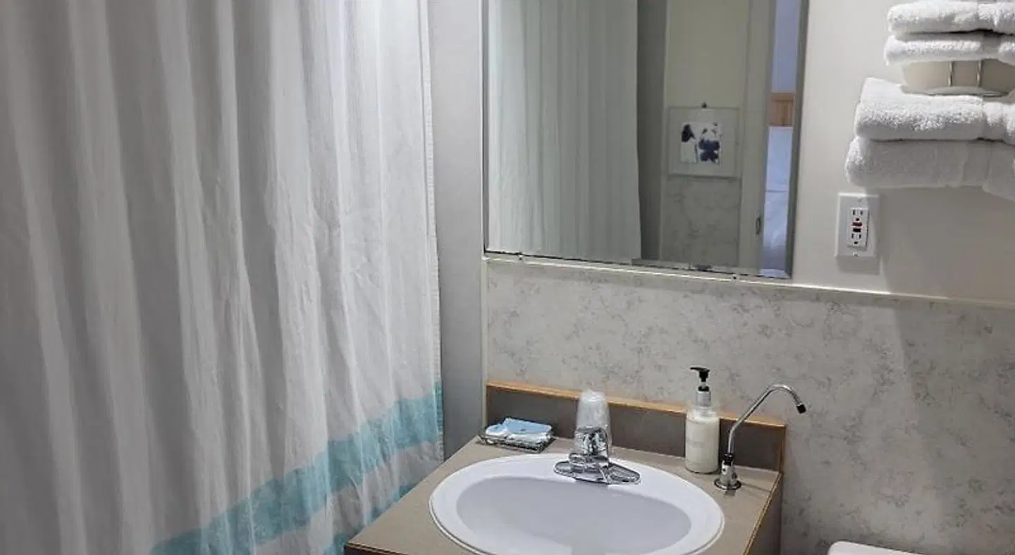 Quest Motel Badezimmer