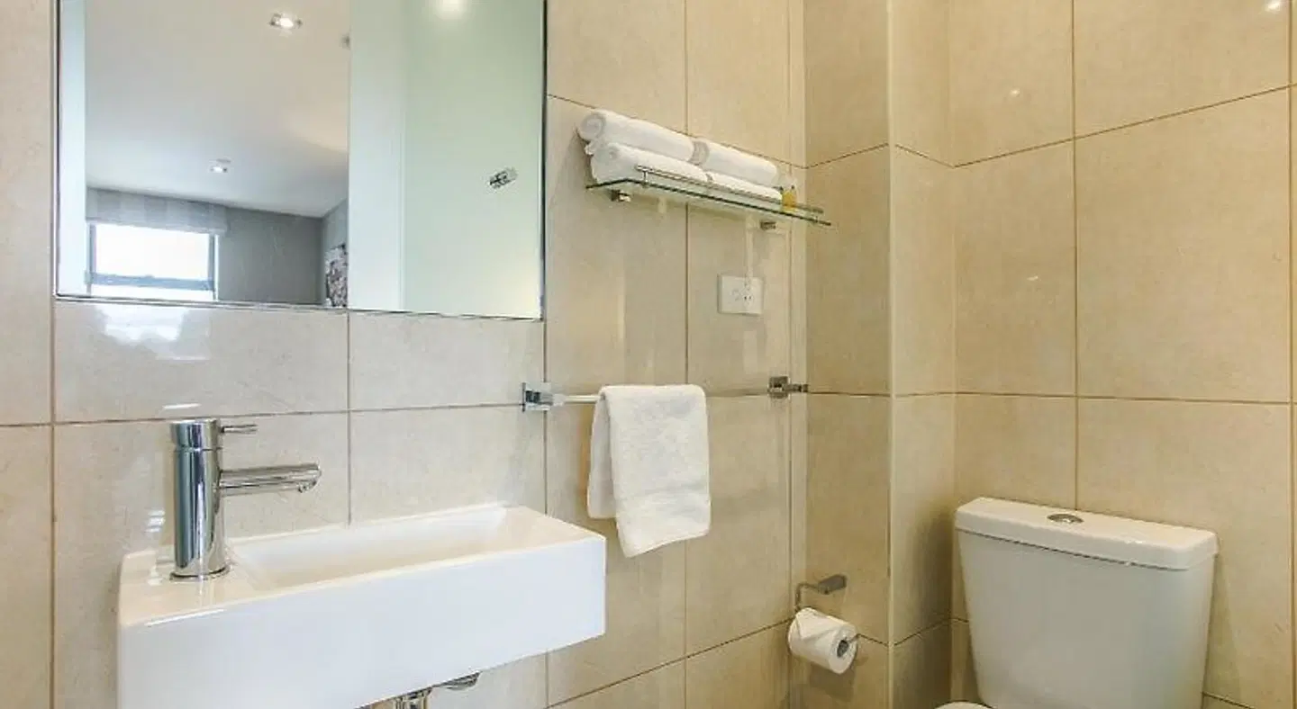 Comfy Kew Apartments Badezimmer