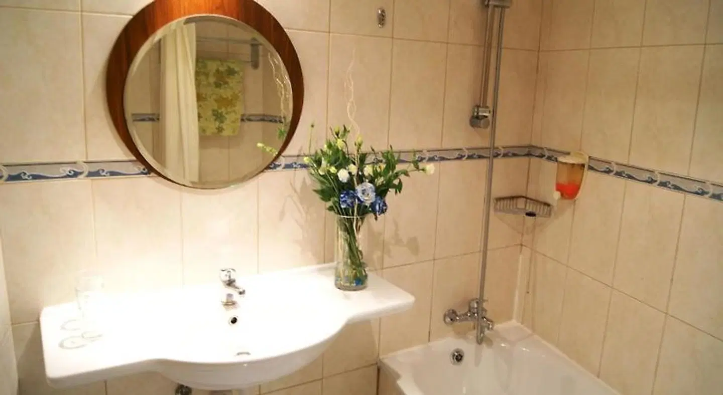 M. Moniatis Hotel Badezimmer