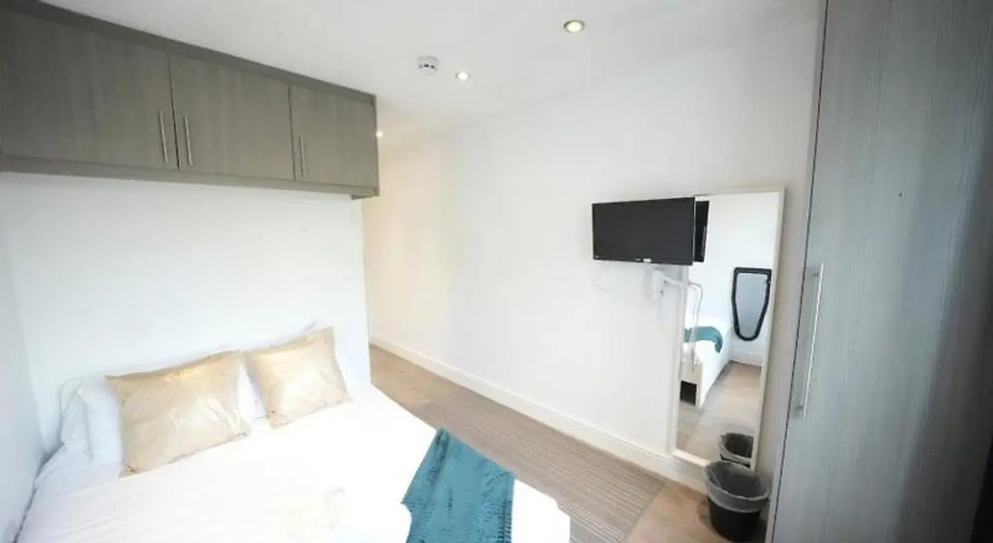 Grand Airport Ensuites ROOM_EXAMPLE
