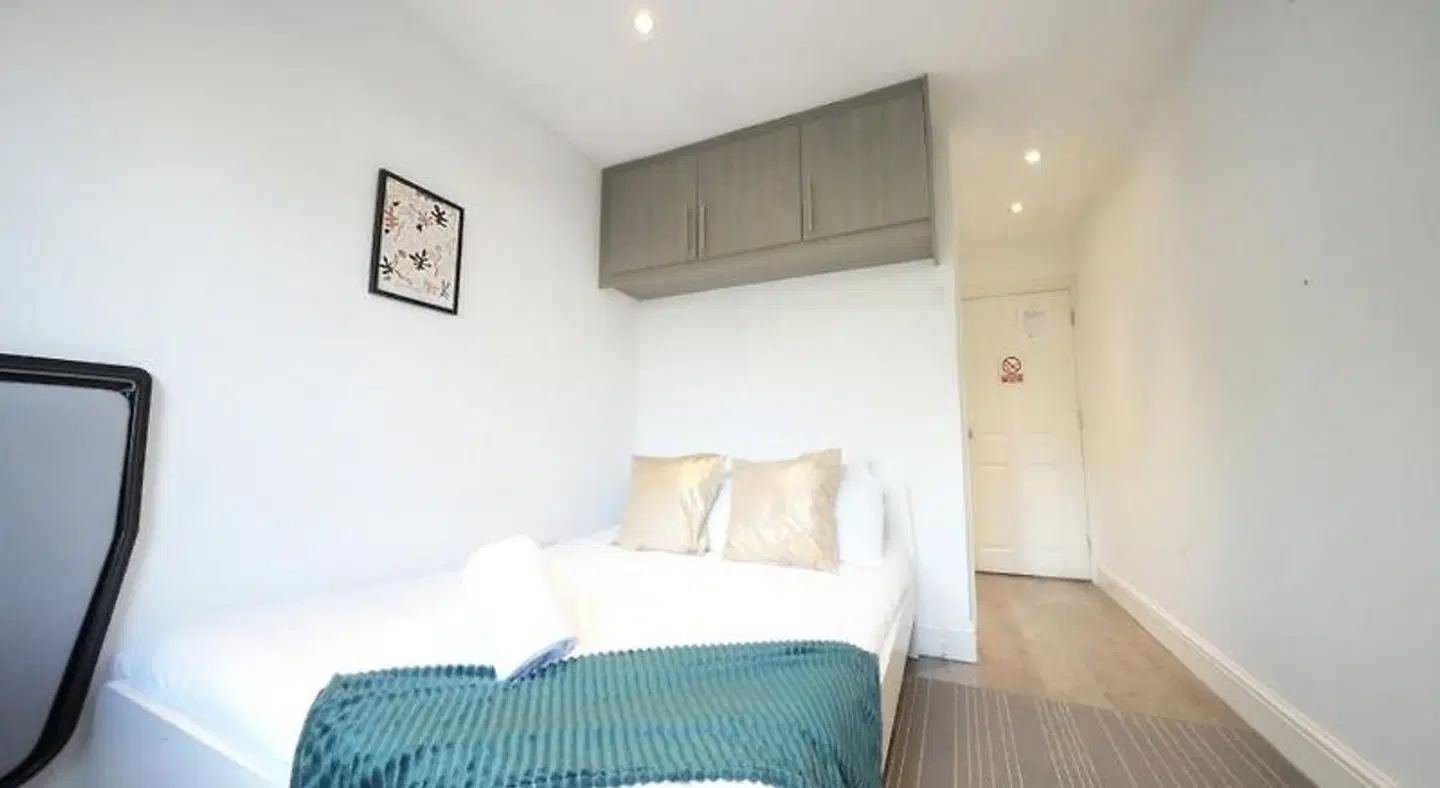 Grand Airport Ensuites ROOM_EXAMPLE