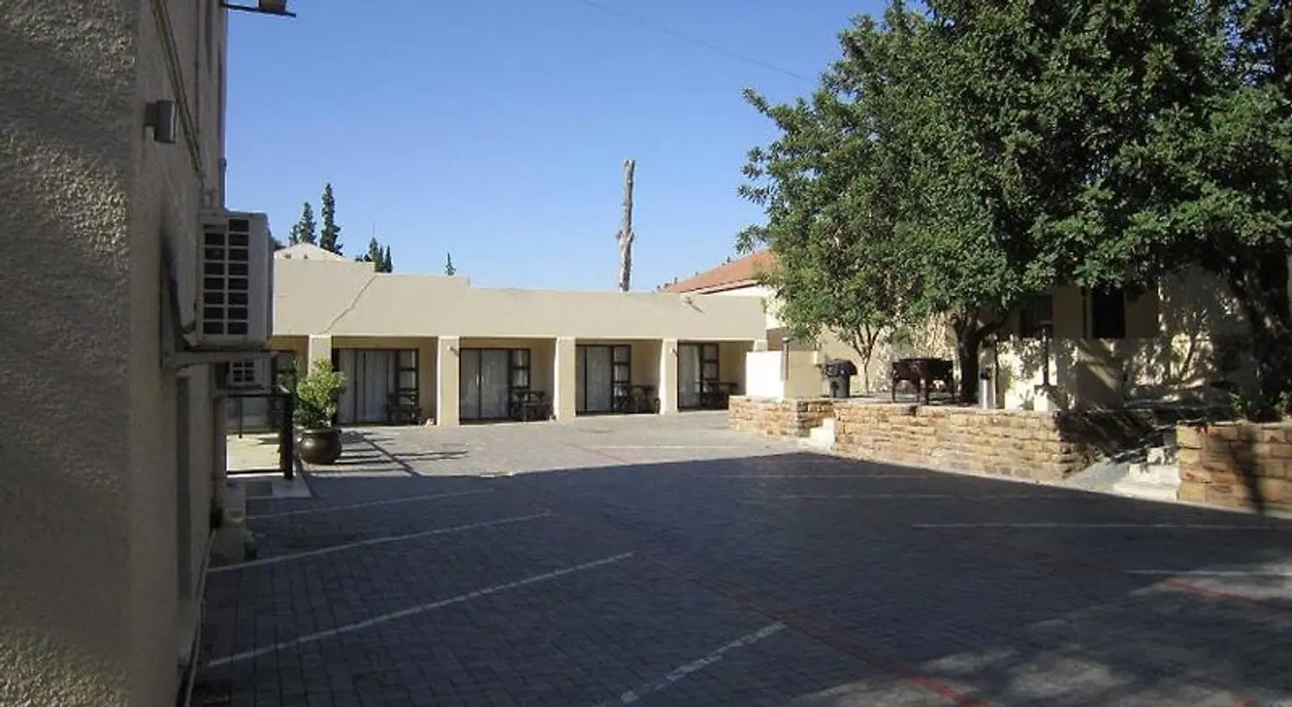 Clanwilliam Lodge EXTERIOR