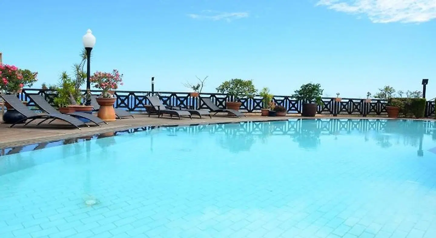 Cases Couleurs OUTDOOR_POOL