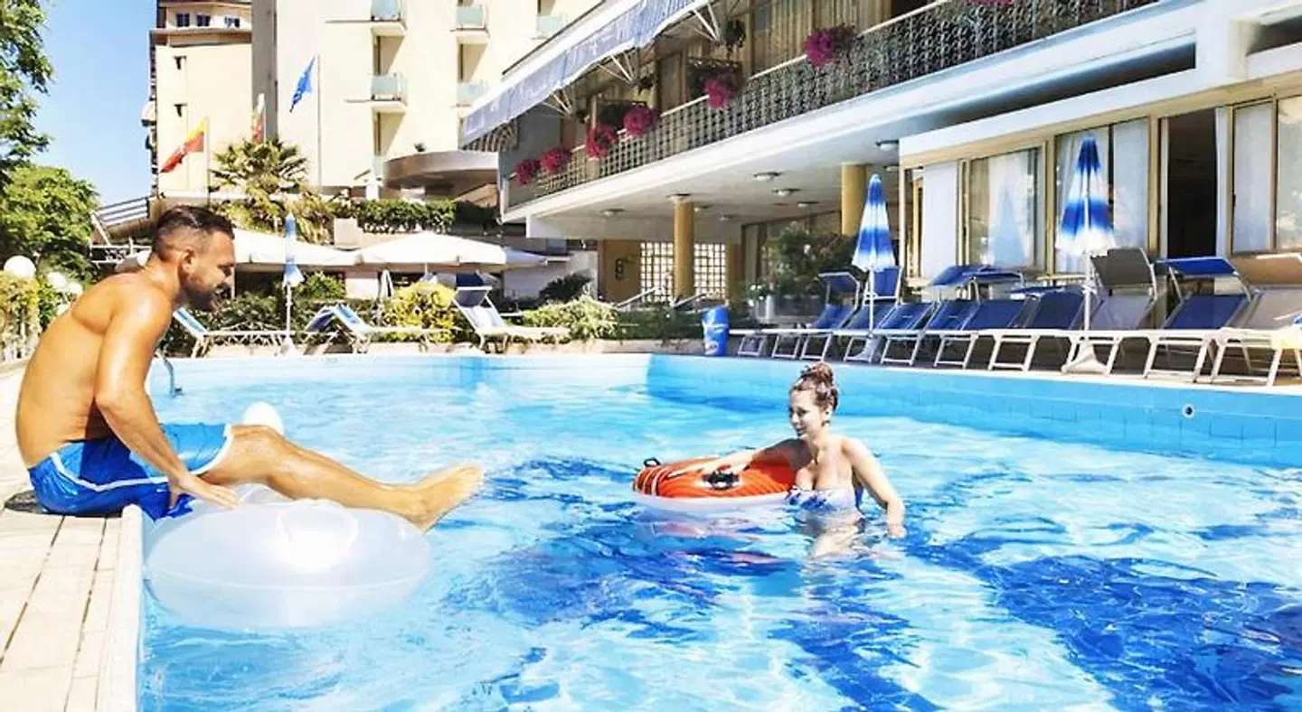 Hotel Spiaggia OUTDOOR_POOL