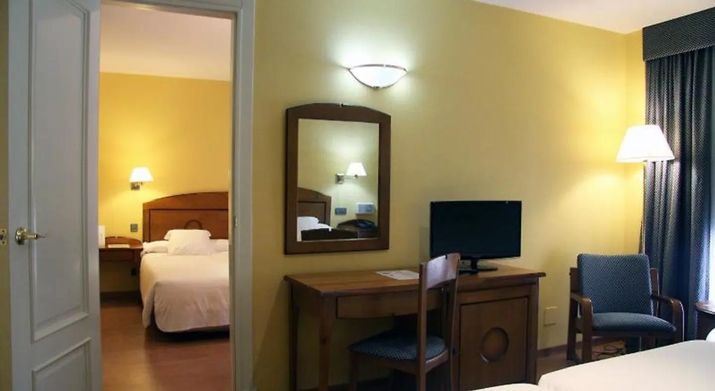 Plaza de Santiago ROOM_EXAMPLE