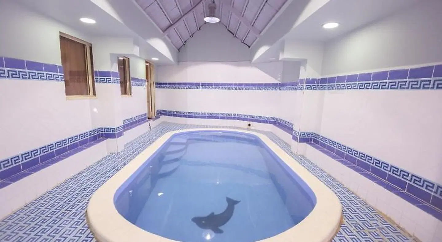 Yar Furnished Apartments Hallenbad