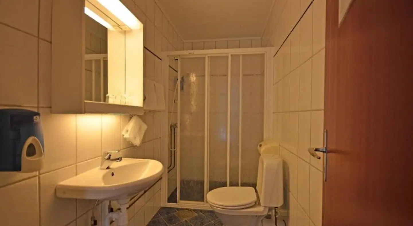 Reisafjord Hotel Badezimmer