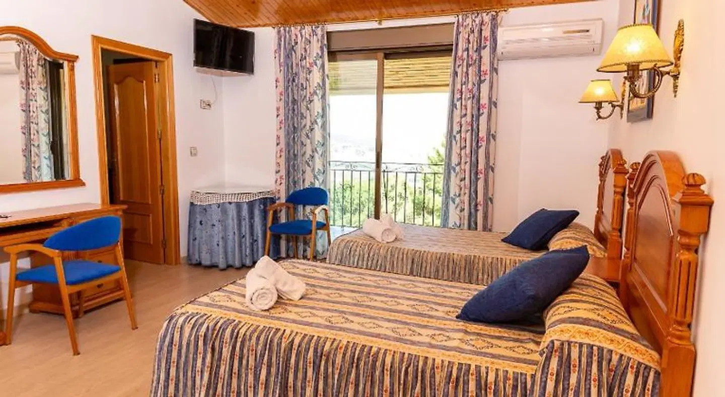Hostal Los Rosales ROOM_EXAMPLE
