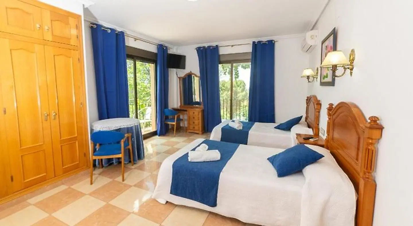 Hostal Los Rosales ROOM_EXAMPLE