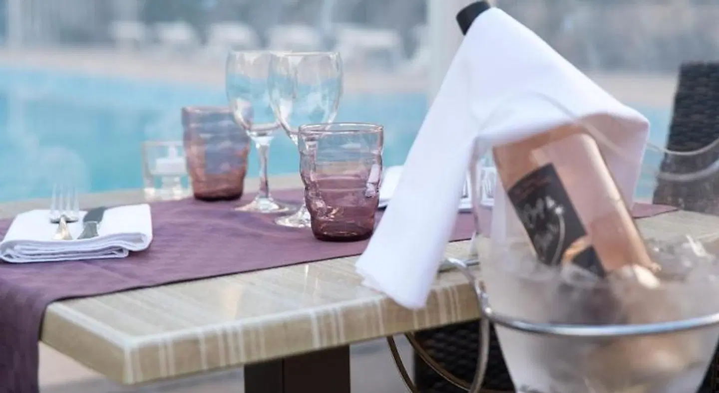 Logis Hostellerie De L'Abbaye Terrasse
