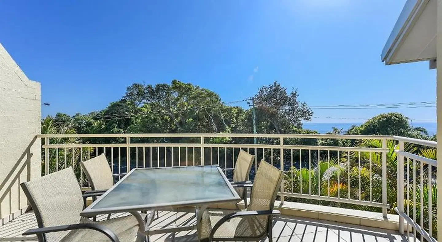 Flynns Beach Resort Terrasse