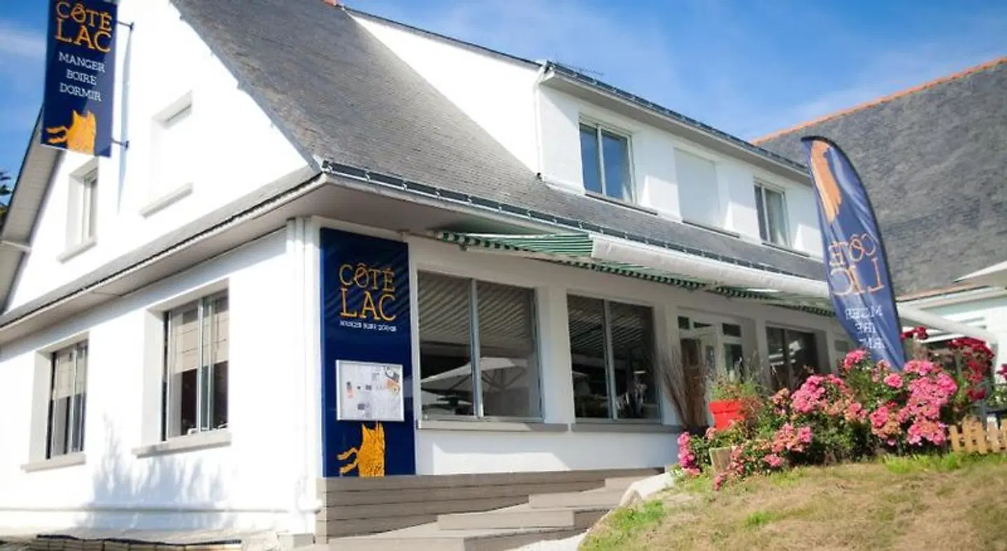 Hôtel Restaurant Coté Lac EXTERIOR