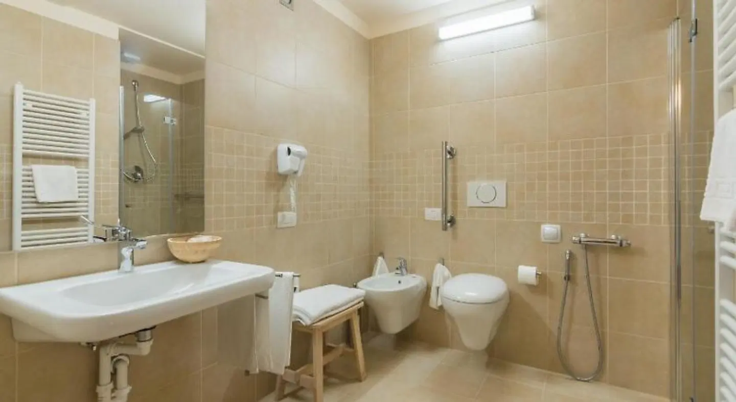 Collina dei Poeti Badezimmer