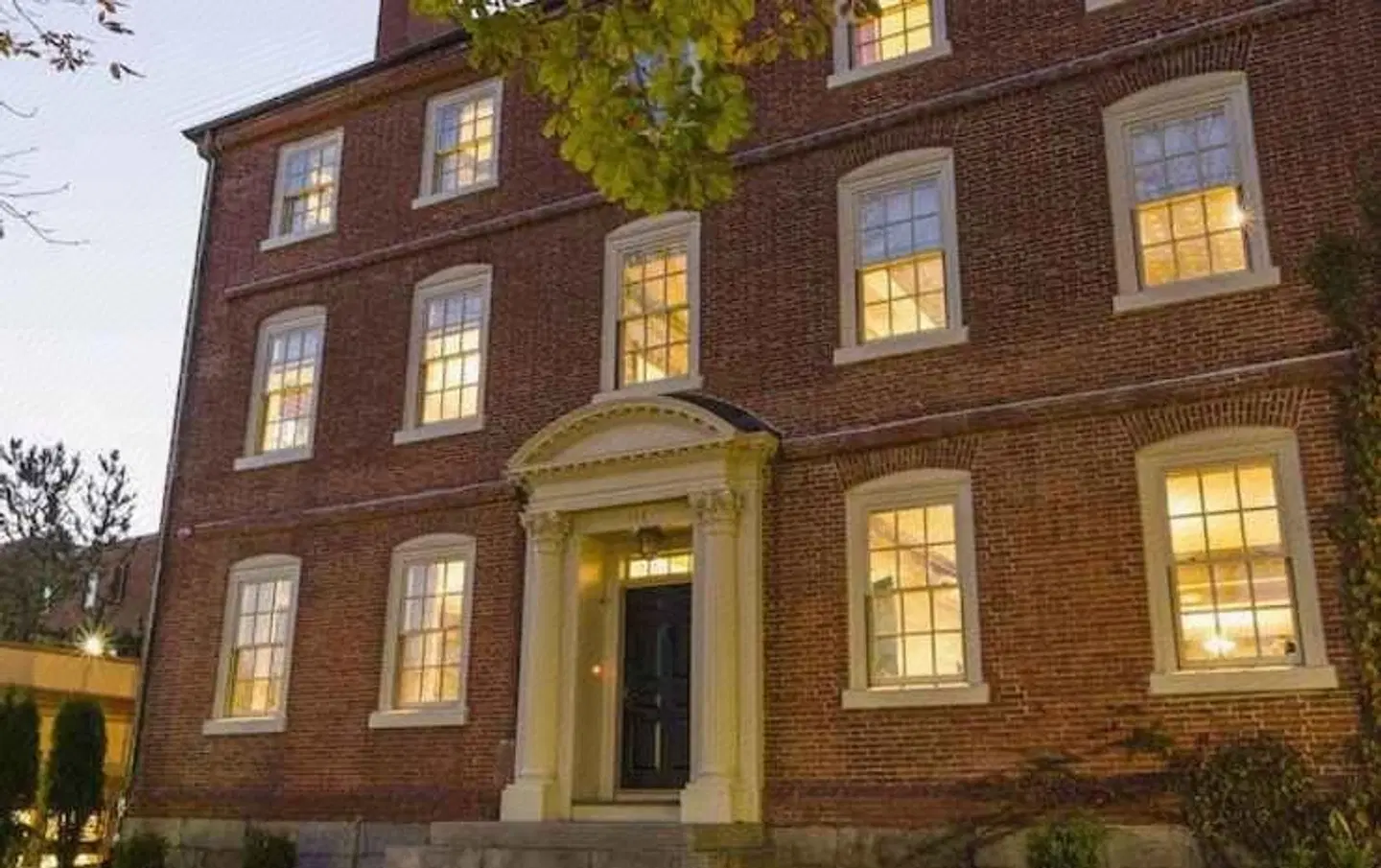 The Merchant EXTERIOR