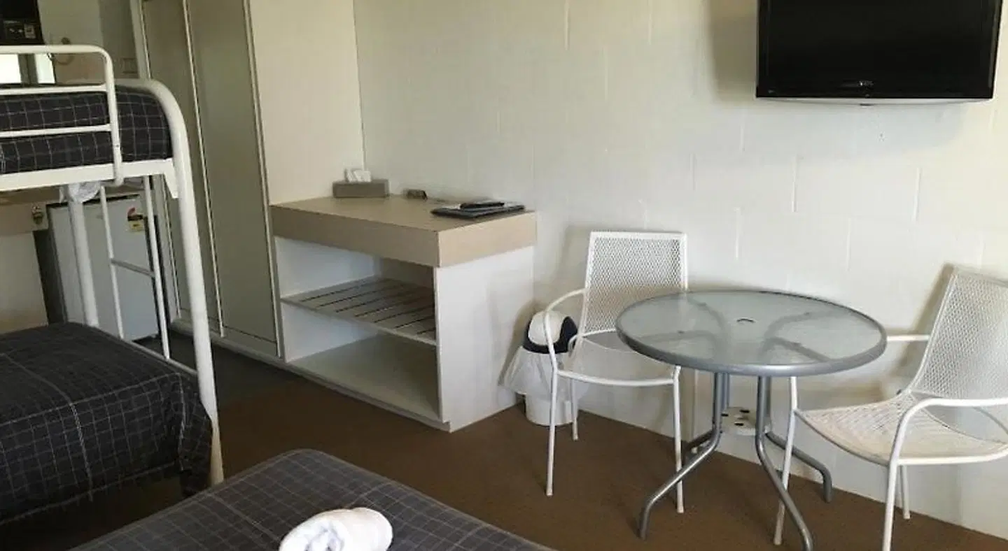 Capricorn Motor Inn Badezimmer