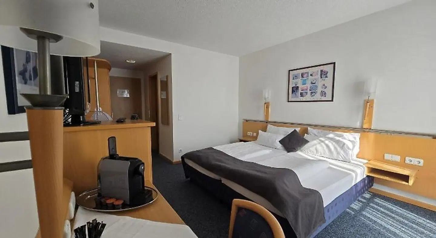 Miratel ROOM_EXAMPLE