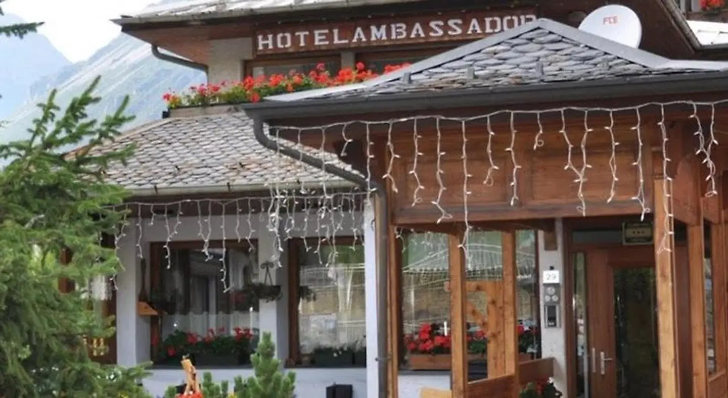 Ambassador Chalet EXTERIOR