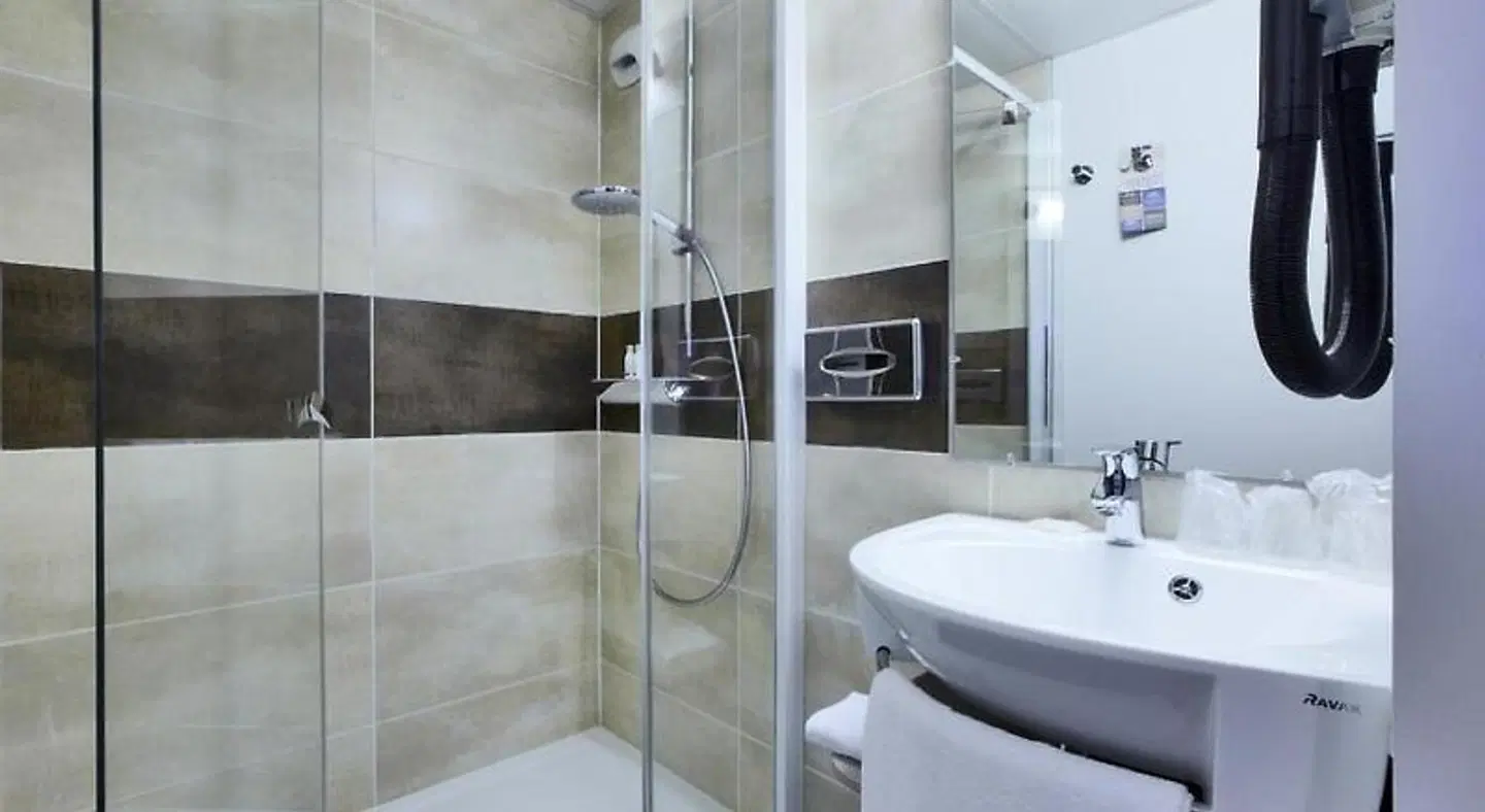 B&B Hotel Paris Nord Gonesse Parc des Expos Badezimmer