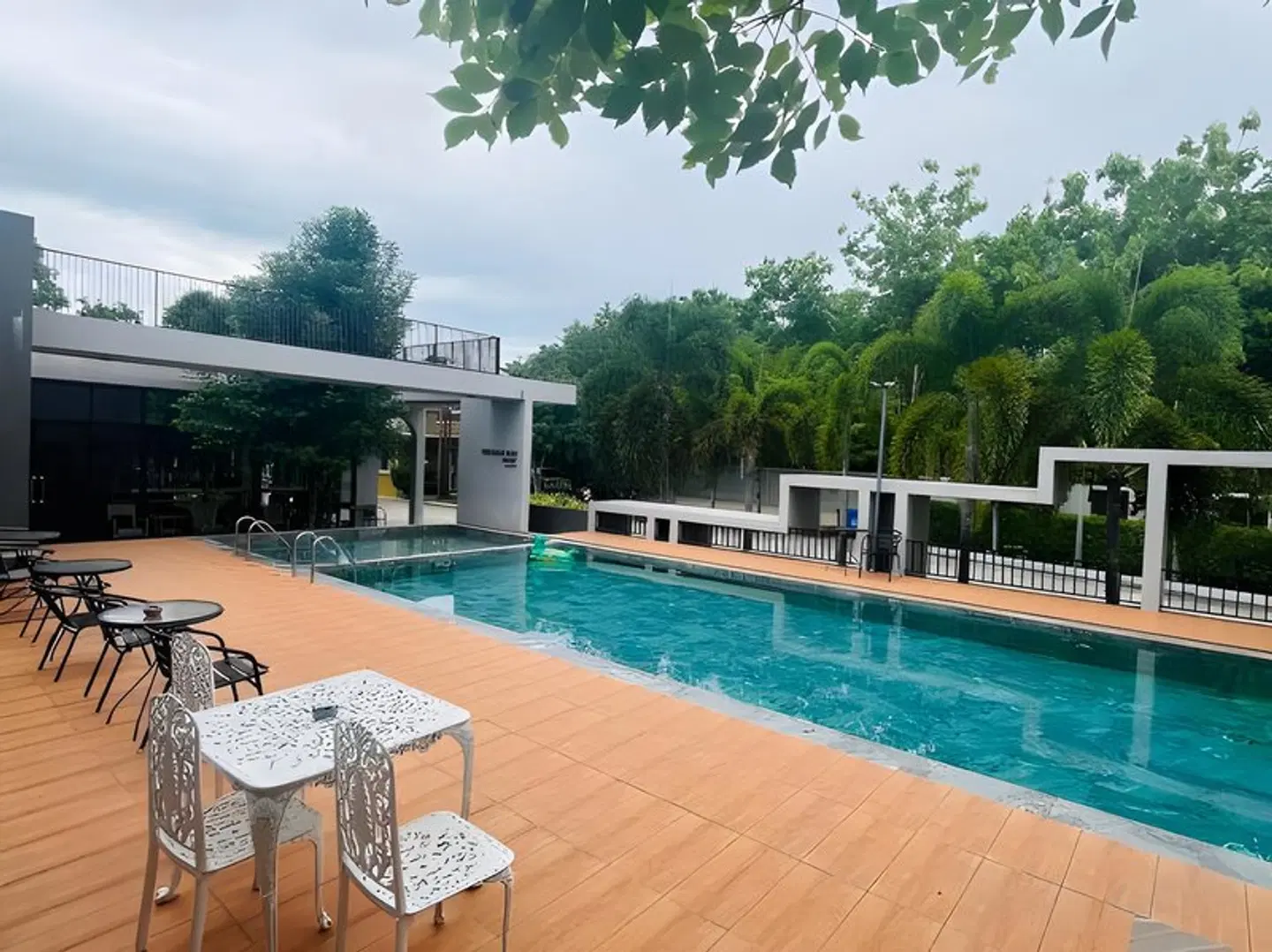 Seree Grand Resort OUTDOOR_POOL
