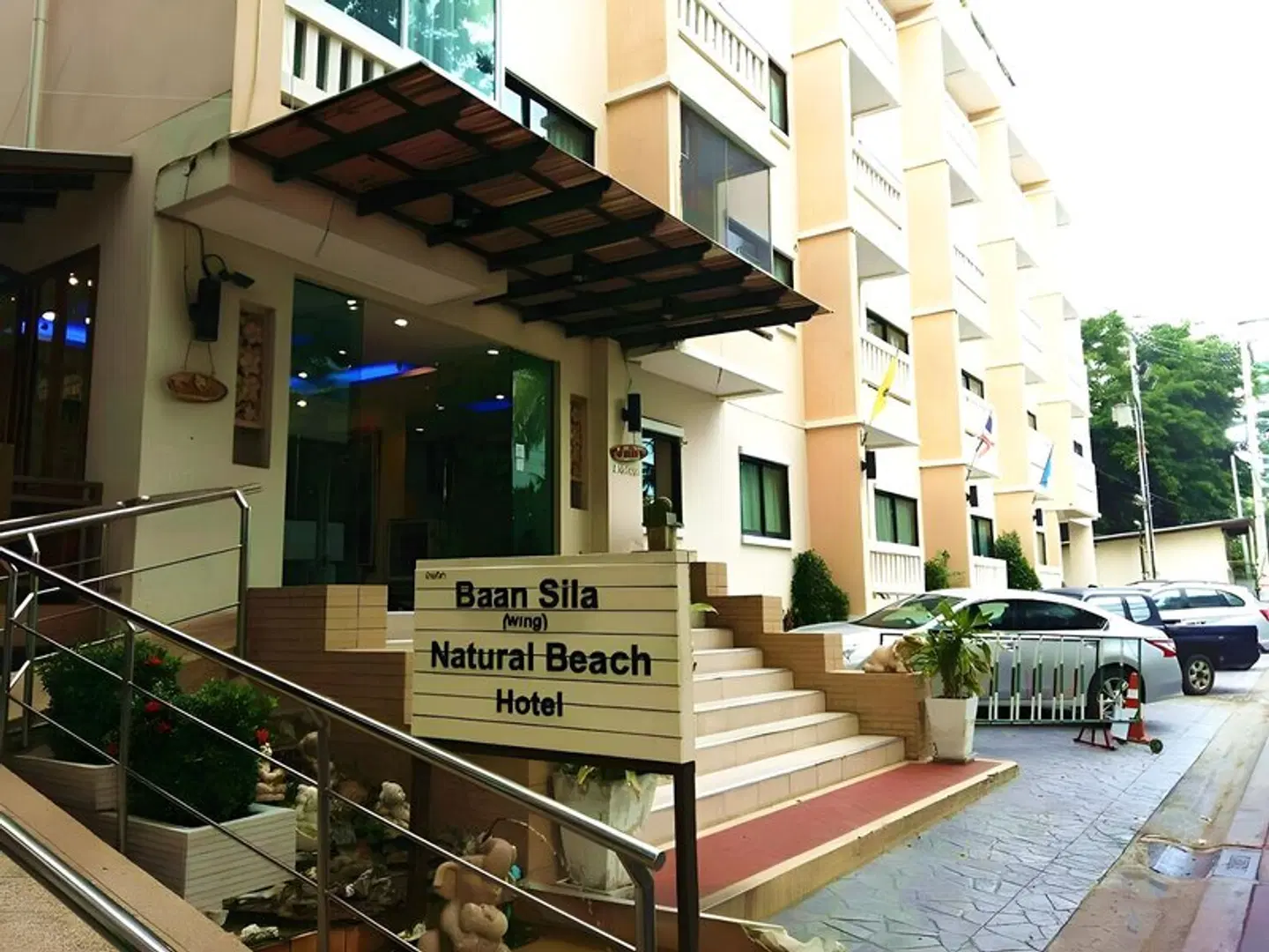 Natural Beach Hotel EXTERIOR