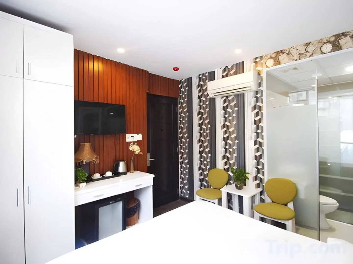 Queen Central Hotel ROOM_EXAMPLE