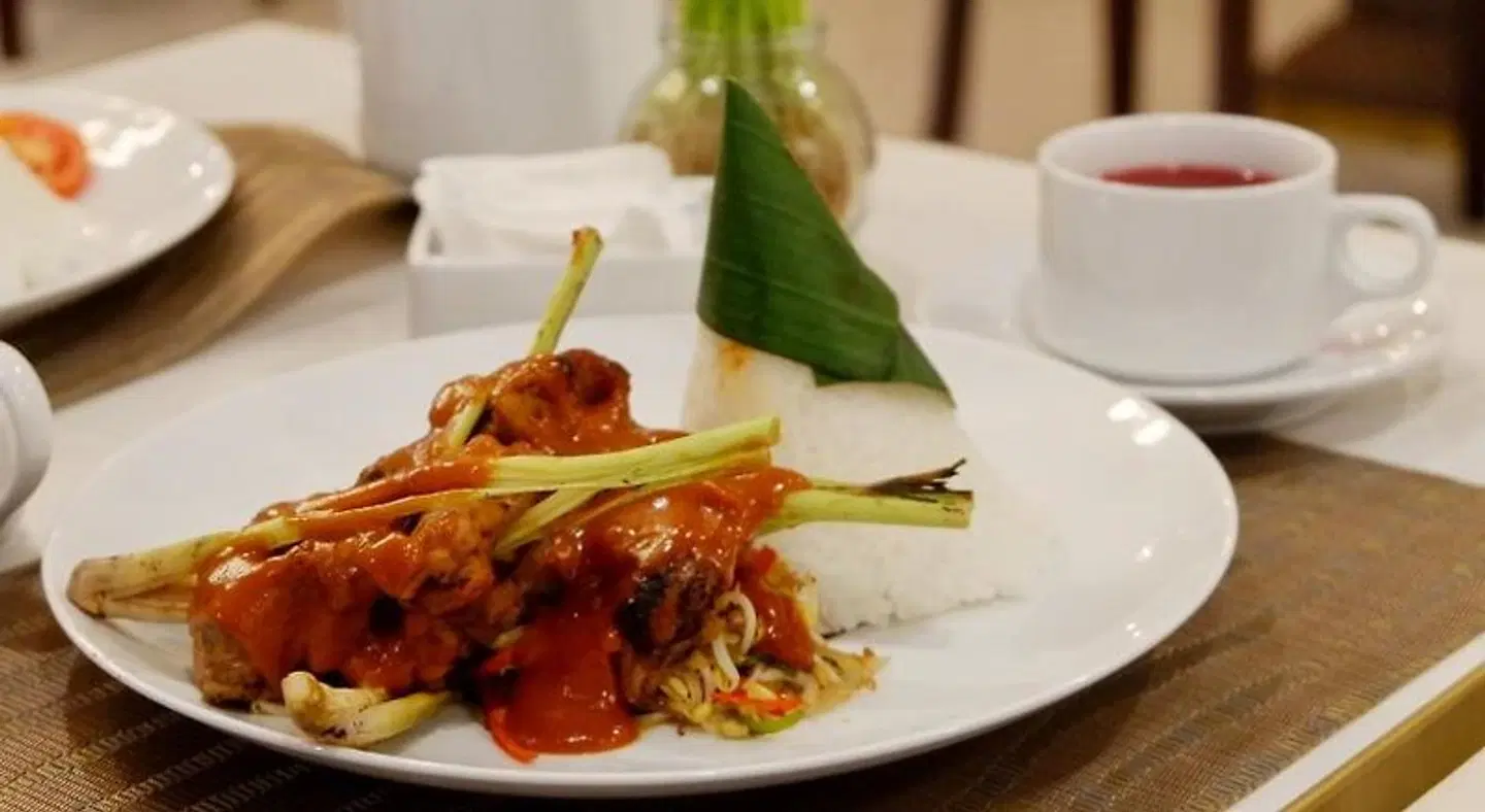 Grand Senyum Hotel, Tugu Yogyakarta Restaurant