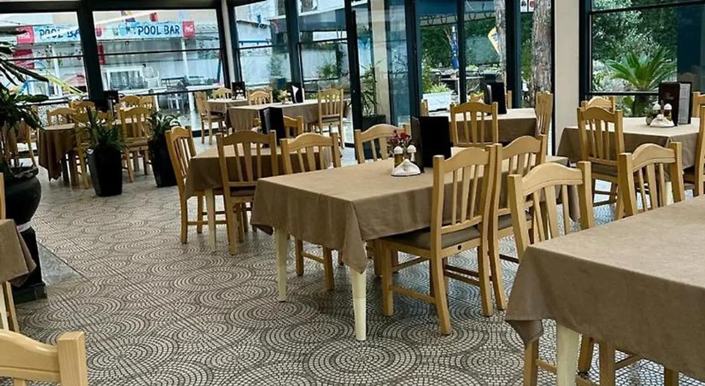 Kapri Hotel Restaurant