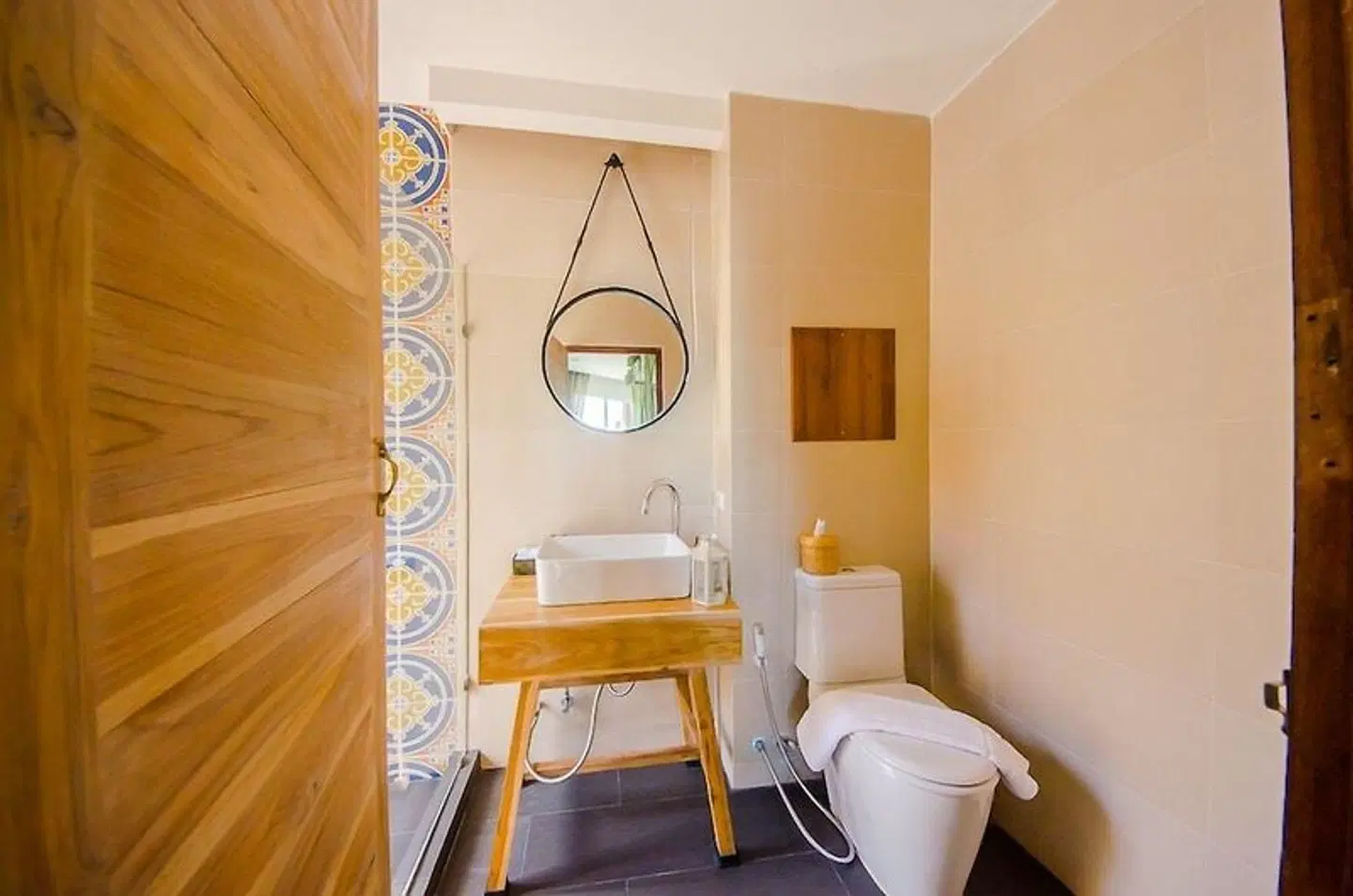 Nakorn De Sukhothai Hip Hotel Badezimmer