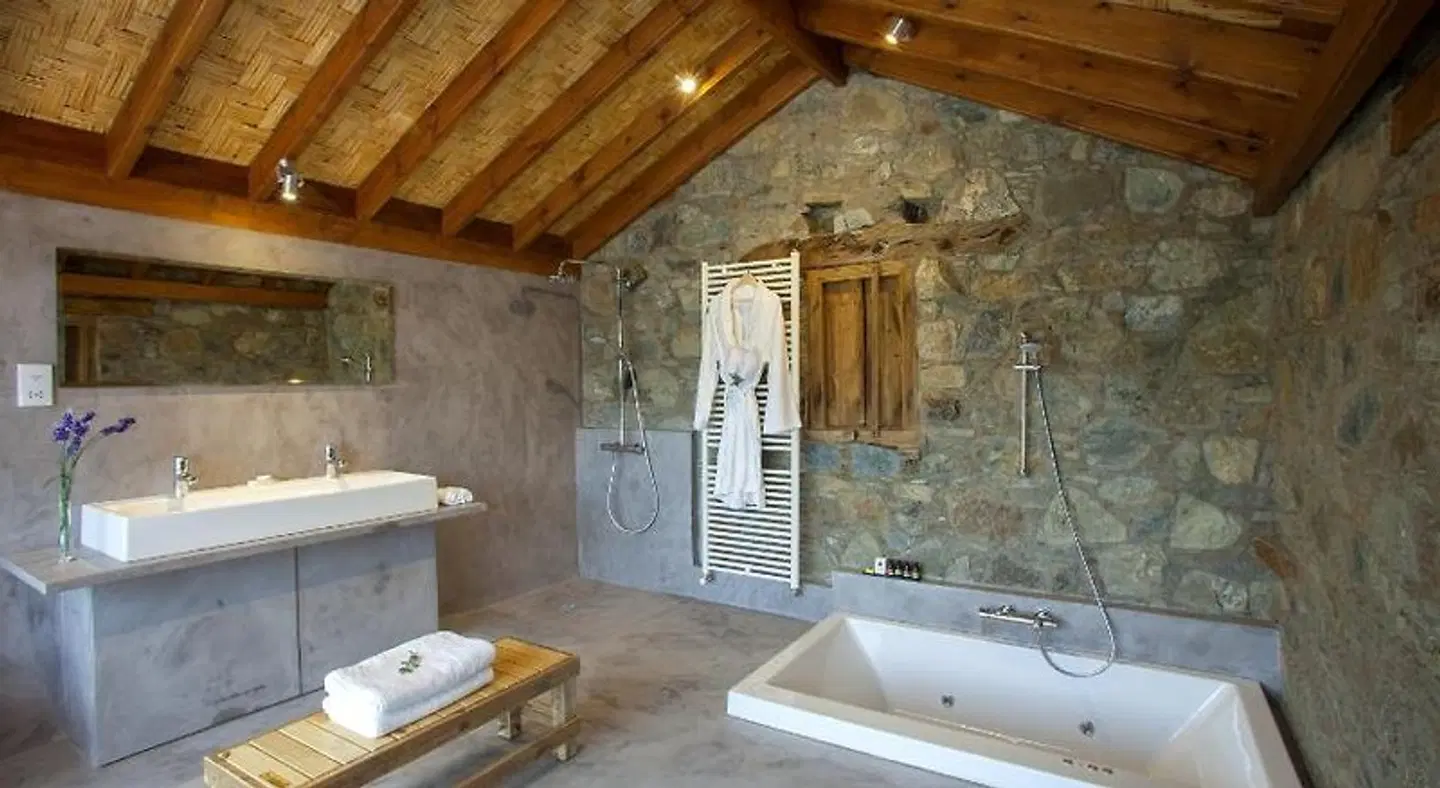 Lyhnos Badezimmer