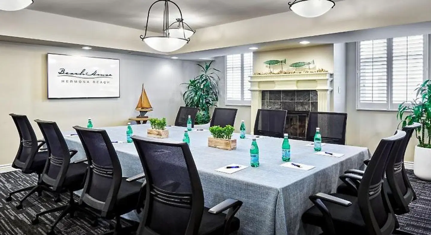 The Beach House at Hermosa Konferenz