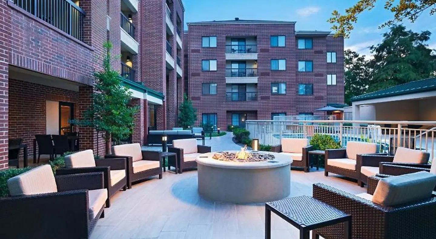 Courtyard by Marriott Dallas DFW Airport South/Irving Terrasse