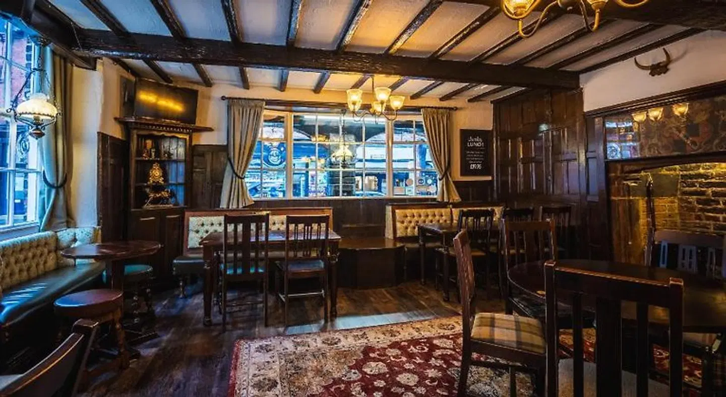 The Pied Bull Bar