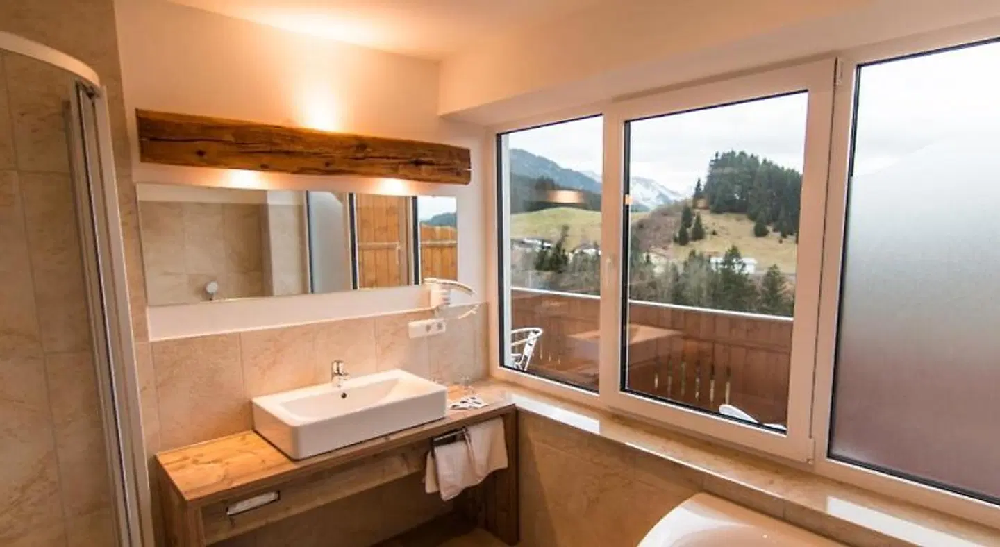 Berghotel Tirol Badezimmer