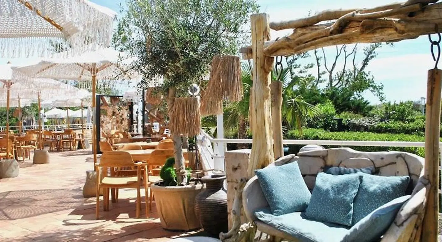 CAPAO Beach Hotel Terrasse
