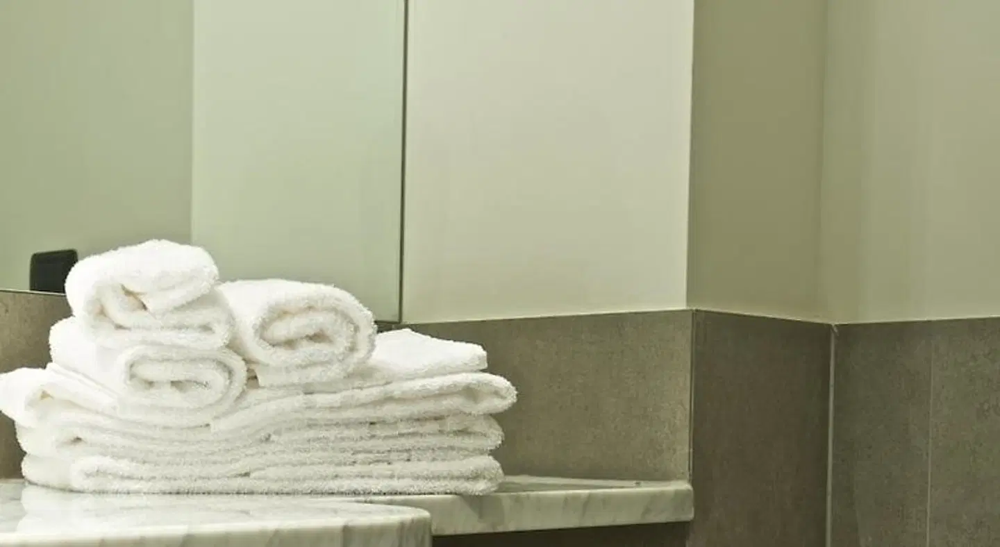 Cremona Hotels Continental ROOM_EXAMPLE