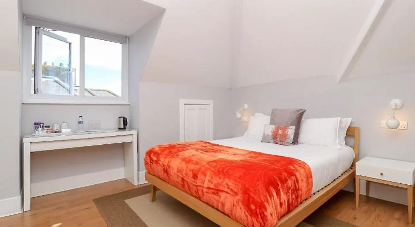 Ravilious ROOM_EXAMPLE